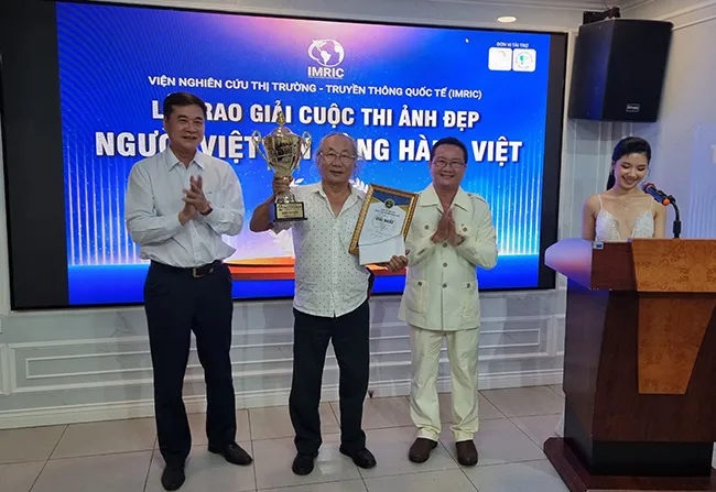 “Giấc mơ Việt” giành giải nhất cuộc thi ảnh “Người Việt tin dùng hàng Việt” lần thứ 1 - 2023 1