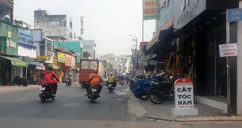 bien quang cao sai quy dinh