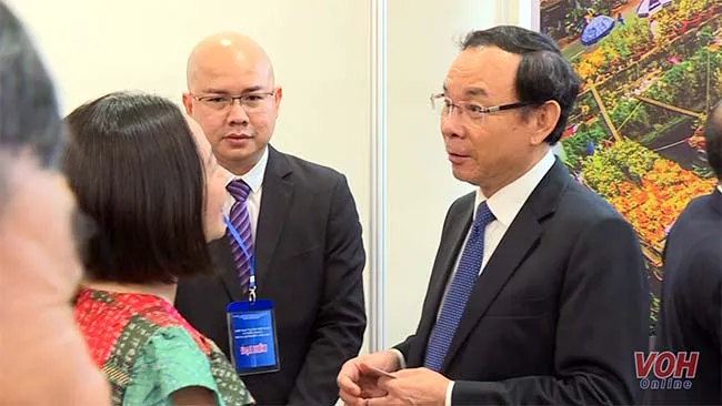 TPHCM nâng cao chất lượng phục vụ người dân và thúc đẩy phát triển kinh tế 9