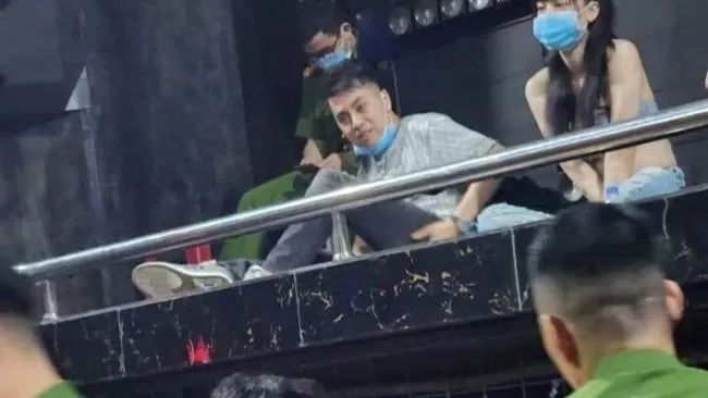 Bắt DJ Thái Hoàng vì hành vi tàng trữ ma túy 1