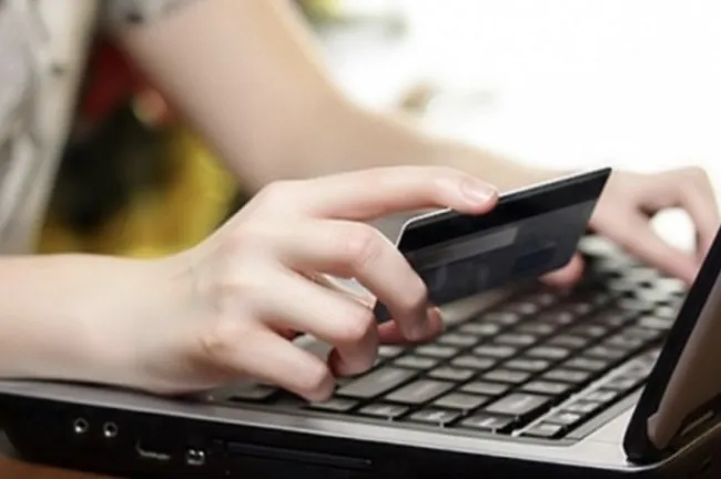 Điểm tin trưa 25/4: Rộ trò mạo danh doanh nghiệp tri ân | Phát hiện kiện hàng khẩu trang chứa ma túy 1