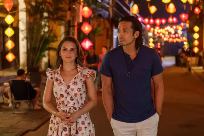 A Tourist’s Guide to Love, bộ phim vinh danh văn hóa Việt gây bão Netflix 7