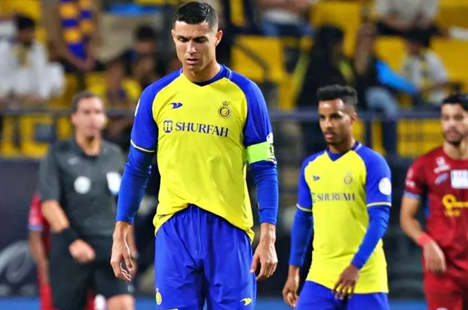 Vẻ mặt thất vọng của Ronaldo. Ảnh: Internet