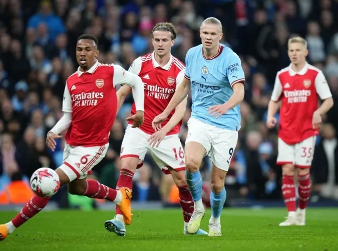 Kevin De Bruyne là nỗi khiếp sợ của Arsenal ở Etihad 2