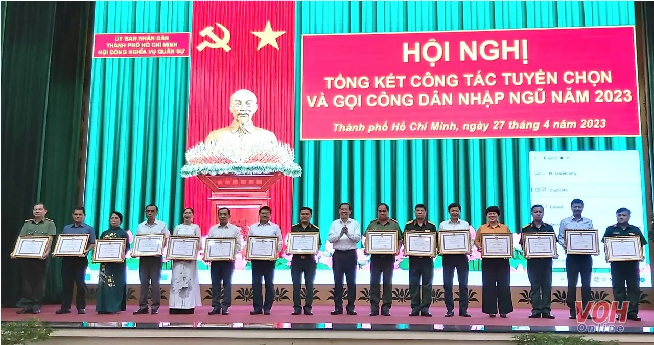 nhập ngũ