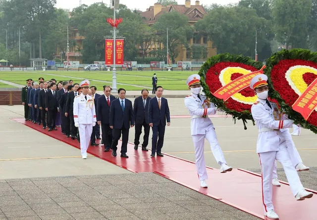 Lãnh đạo Đảng, Nhà nước vào Lăng viếng Chủ tịch Hồ Chí Minh 1