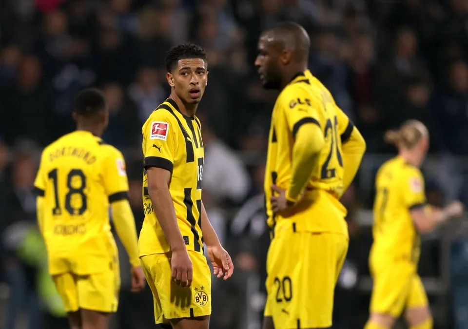Đua vô địch Bundesliga khó lường khi Dortmund sảy chân
