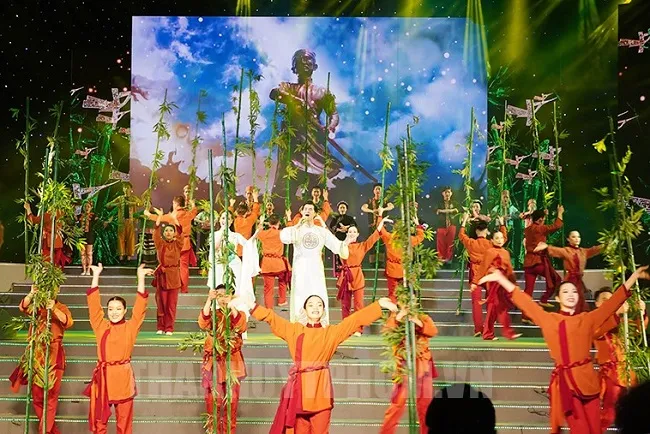 Việt Nam vang khúc khải hoàn ca 1