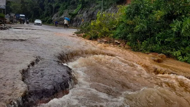 Không khí lạnh tràn về miền Bắc, nguy cơ xảy ra lũ quét 1