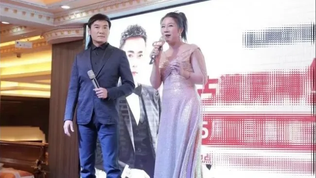 Khi mọi người đang nghỉ lễ 1/5, Tiêu Ân Tuấn vẫn phải làm việc để kiếm tiền 1