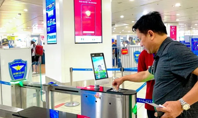 Hành khách có thể sử dụng ứng dụng VNeID để check-in khi đi máy bay 1