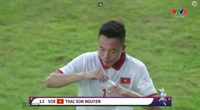 Thái Sơn nâng tỷ số lên 2-0 cho U22 Việt Nam