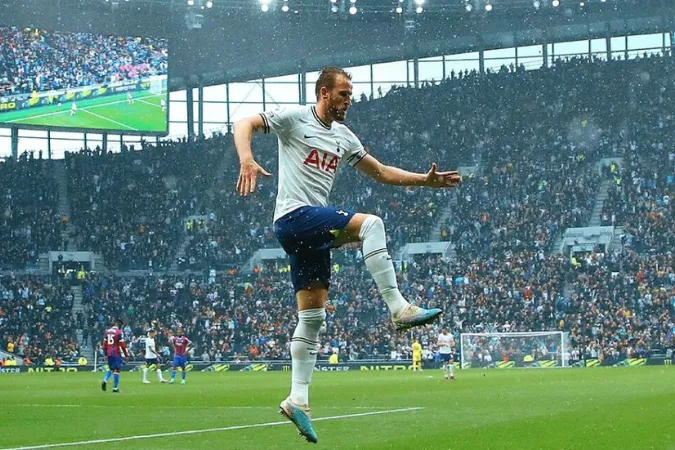 Harry Kane lại ghi bàn, phá kỷ lục của Rooney 2