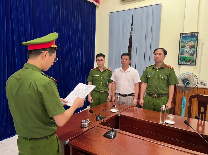 Bắt tạm giam Phó giám đốc Sở NN-PTNT Sơn La 1