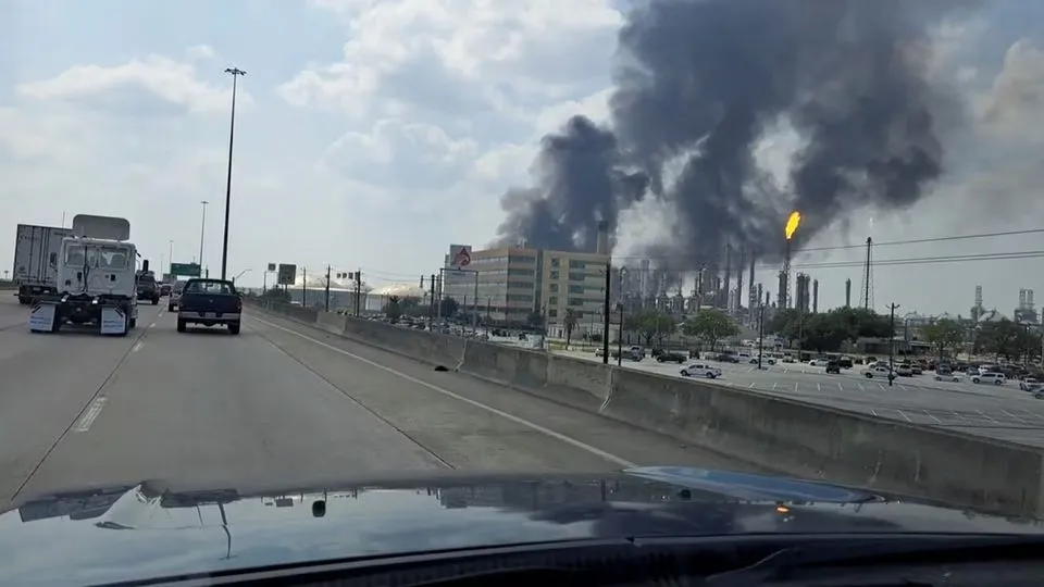 Mỹ: Lửa cháy ngày thứ ba liên tiếp tại nhà máy hóa chất ở Texas