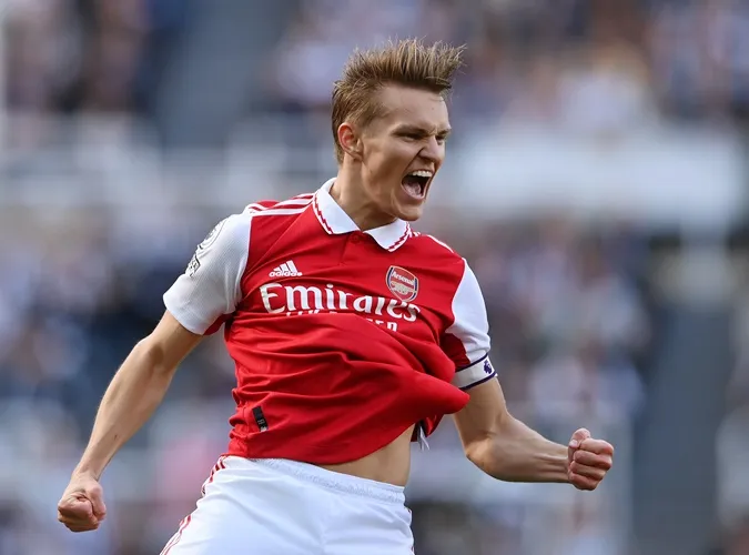 Odegaard thăng hoa, san bằng thành tích của Fabregas tại Arsenal 1