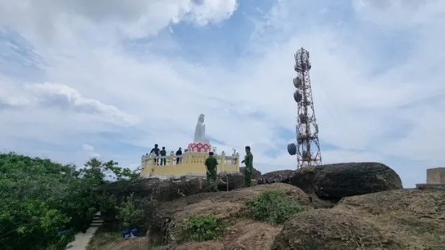 Xác định danh tính thanh niên tử vong trên núi tại đảo Phú Quý 1