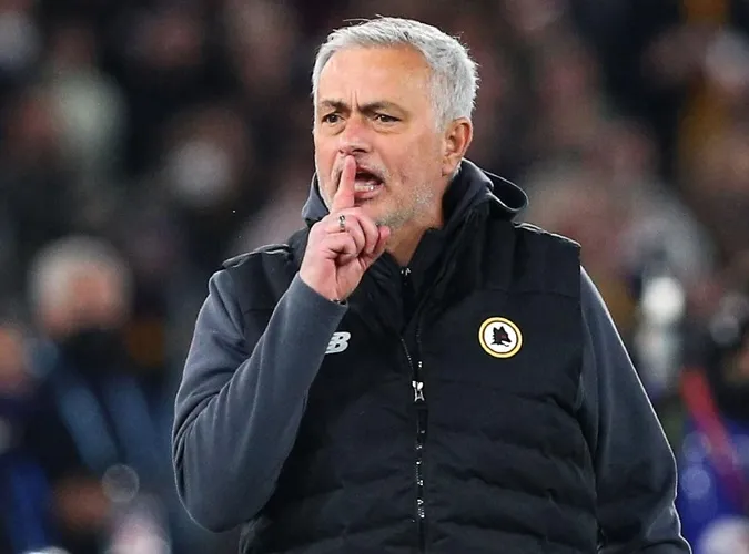 Mourinho từ chối Chelsea, 