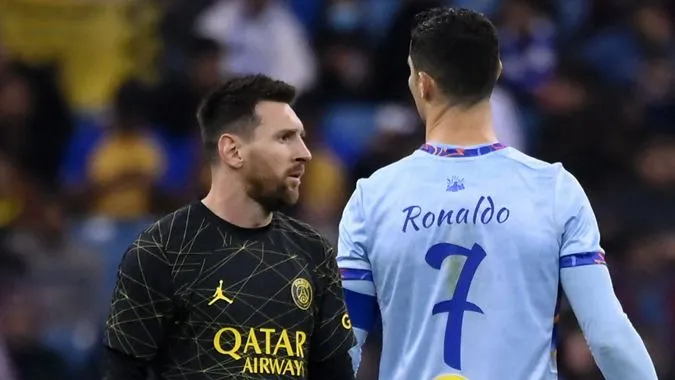 Người hâm mộ háo hức trước viễn cảnh Messi tái ngộ Ronaldo - Ảnh: Internet