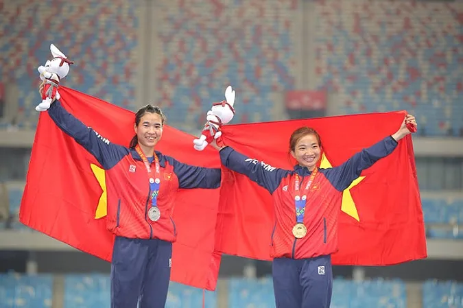 Nguyễn Thị Oanh làm nên lịch sử, nhận thưởng khủng với hat-trick vàng