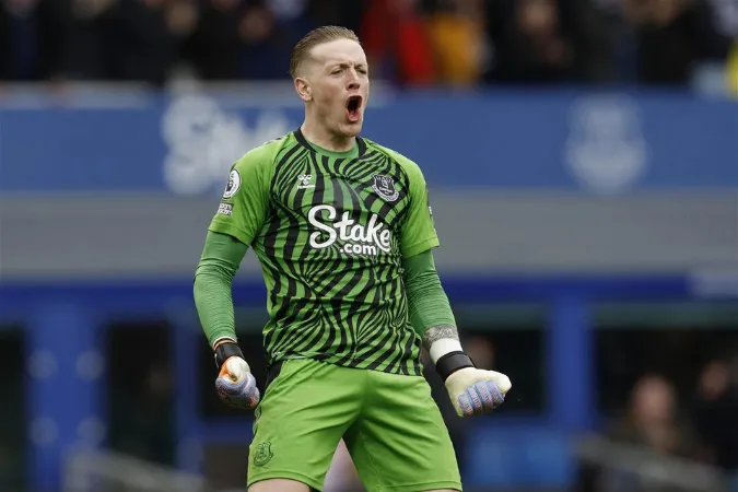 Erik Ten Hag nhắm Jordan Pickford cho vị trí số 1 trong khung gỗ MU 1