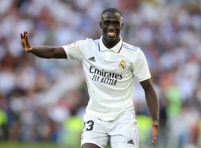 Real Madrid mời chào, Arsenal sáng cửa có được Ferland Mendy 1