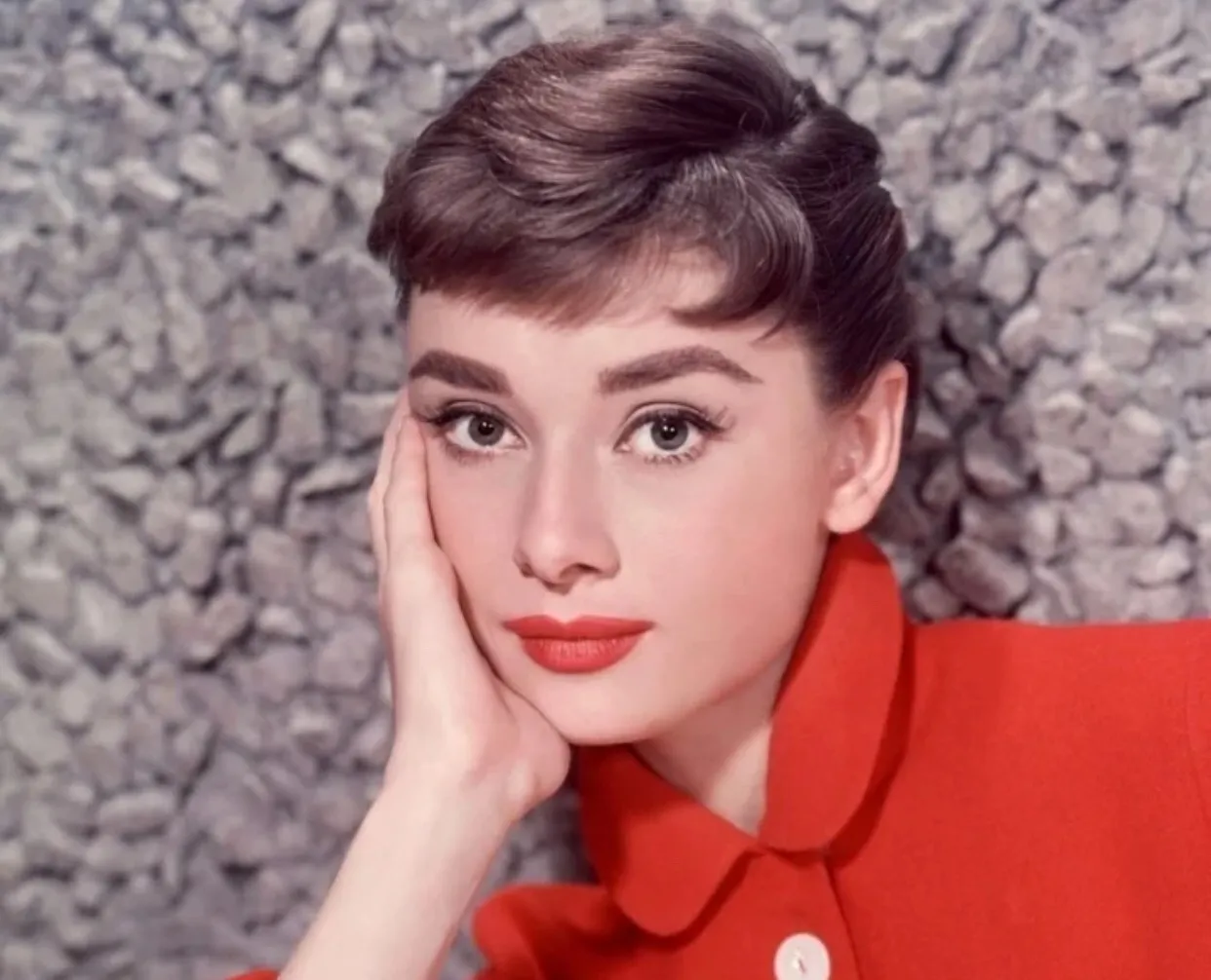 Audrey Hepburn là biểu tượng thời trang bất hủ của thế kỷ 20