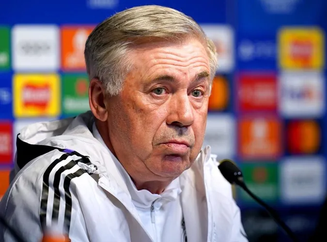 HLV Ancelotti lo sợ mũi nhọn của Man City làm 