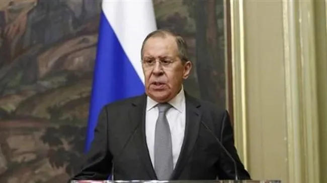 Ngoại trưởng Nga Sergei Lavrov phát biểu tại cuộc họp báo ở Moskva - Ảnh: AFP