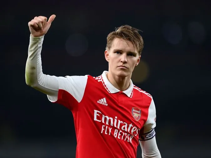 Martin Odegaard vừa giành lấy giải thưởng cầu thủ xuất sắc nhất tháng 4 của Arsenal - Ảnh: Internet