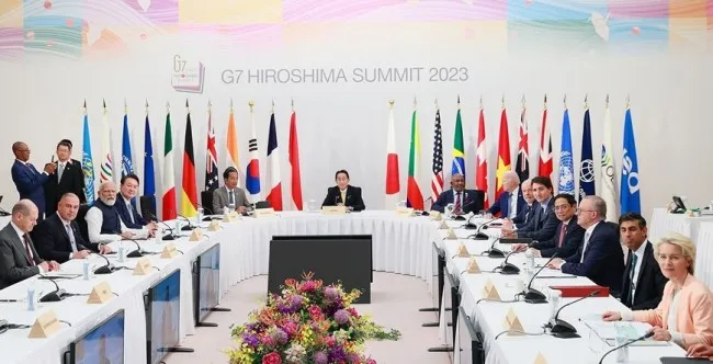 Thủ tướng Nhật Bản đón Thủ tướng Phạm Minh Chính dự Hội nghị thượng đỉnh G7 mở rộng 2