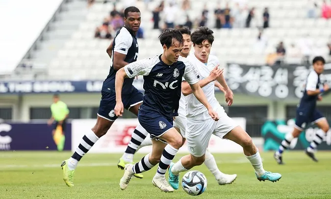 Văn Toàn hụt bàn thắng trong lần đầu đá chính ở Seoul E-Land FC 1