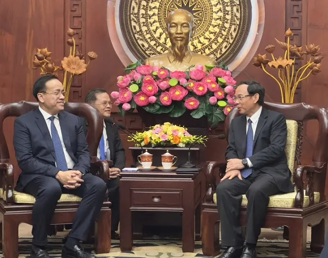Bí thư Thành ủy TPHCM tiếp tân Tổng lãnh sự Nhật Bản và Campuchia 2