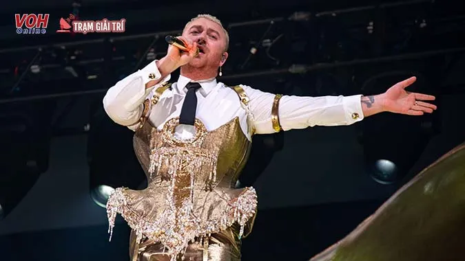 Trình diễn được 4 bài, Sam Smith bất ngờ hủy show 1