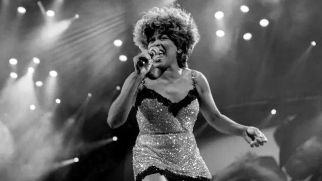 Huyền thoại âm nhạc Tina Turner qua đời ở tuổi 83 