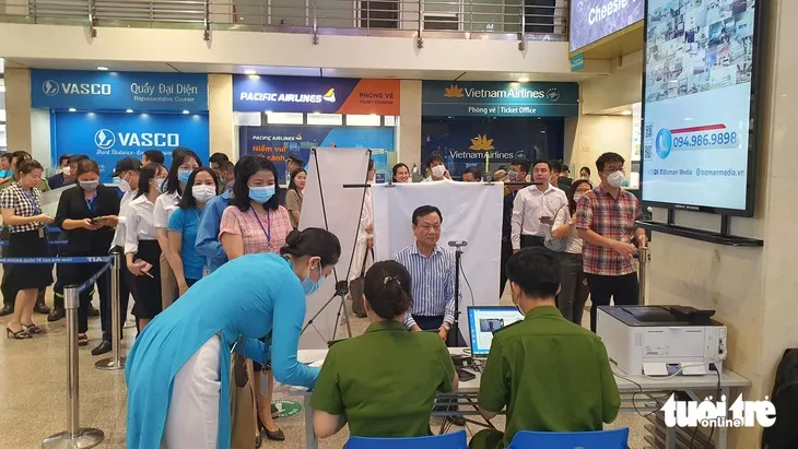 Điểm tin chiều 25/5: Cấp định danh điện tử tại sân bay Tân Sơn Nhất | Măng cụt rớt giá 1