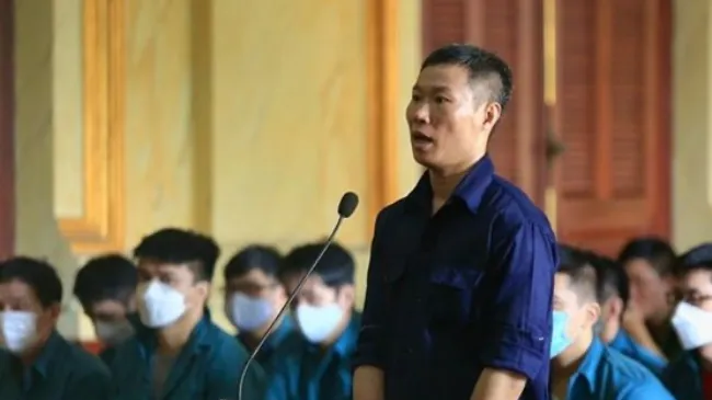 Bị cáo chủ mưu Hoàng Duy Tiến, cựu cán bộ Phòng Cảnh sát Kinh tế, Công an Thành phố Hồ Chí Minh. 