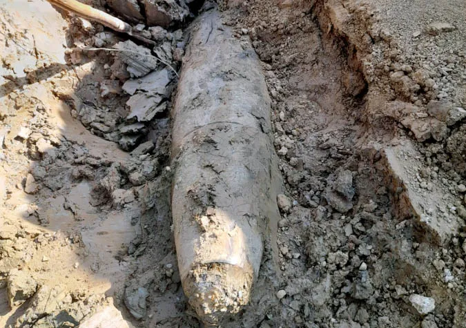 Đào móng làm nhà phát hiện quả bom nặng hơn 220kg 1