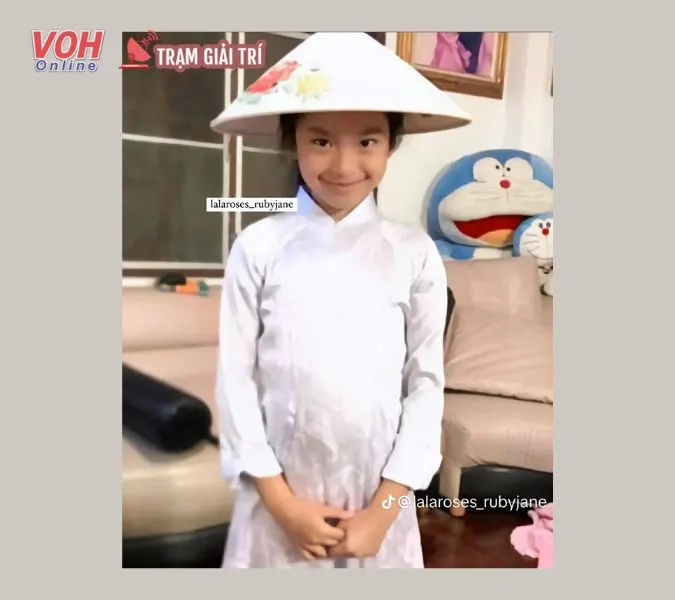 Chiquita (Baby Monster) đáng yêu trong tà áo dài Việt Nam 5