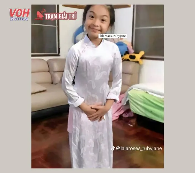 Chiquita (Baby Monster) đáng yêu trong tà áo dài Việt Nam 3