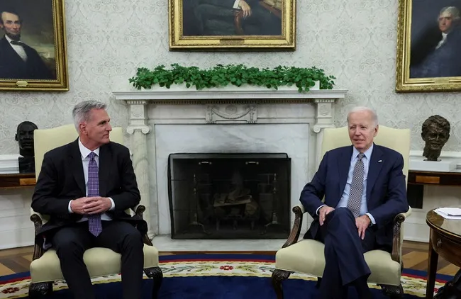 Tổng thống Biden và nghị sĩ McCarthy hoàn thành thỏa thuận về nguyên tắc nâng trần nợ công 1