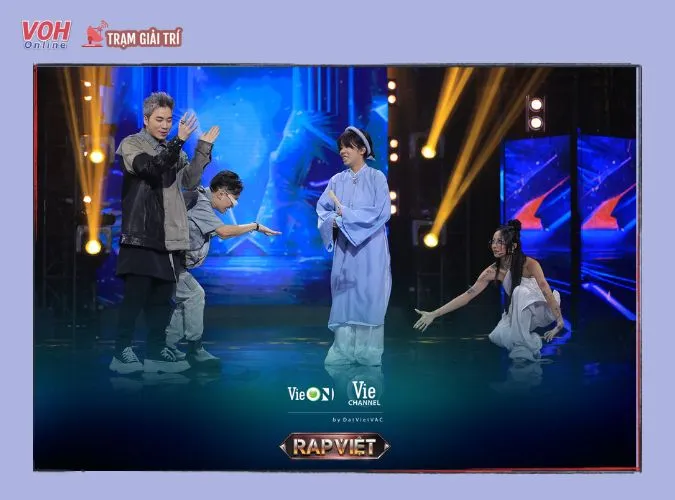 Tập 1 Rap Việt Mùa 3: B Ray nhận trái đắng vì tung nón nhưng vẫn vụt mất thí sinh yêu thích 9