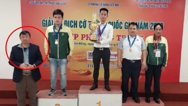 Ông Tô Quốc Khanh (trái) phụ trách môn cờ tướng của Tổng cục TDTT. (Ảnh: VietnamChess)