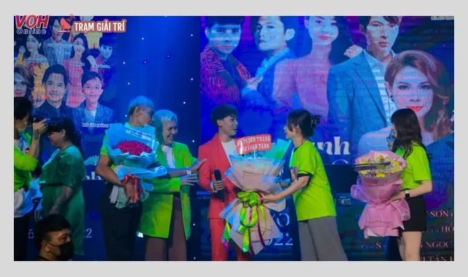 Hồ Văn Cường được fan hâm mộ tặng quà trị giá 120 triệu 2