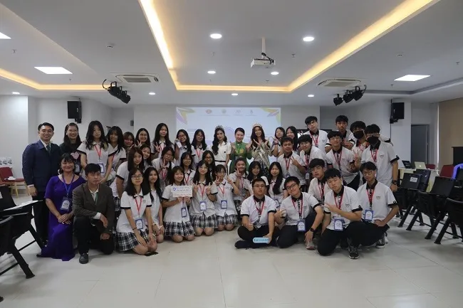Chương trình liên hoan tuổi trẻ sáng tạo và giao lưu văn hóa Việt Nam - Asean 3