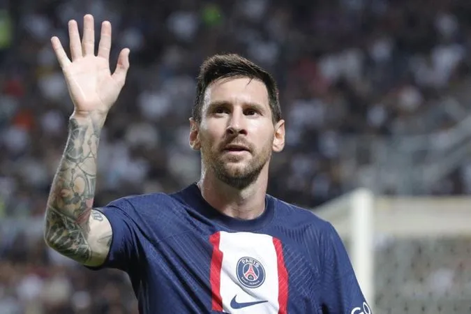 Messi cân nhắc trước lời đề nghị của Al Hial - Ảnh: Internet