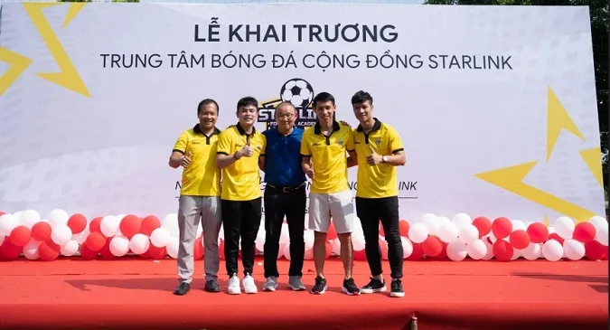 HLV Park Hang Seo tích cực tham gia các hoạt động bóng đá ở Việt Nam