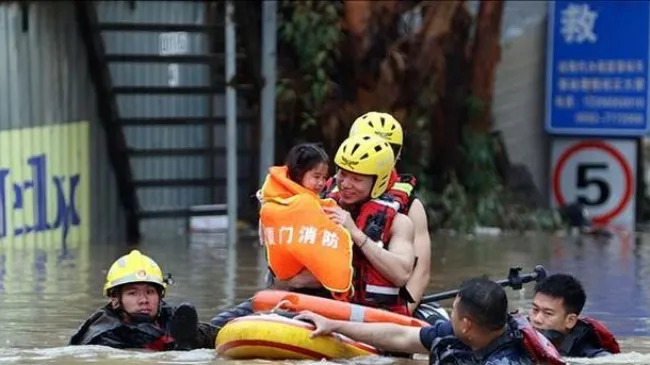 Trung Quốc ứng phó khẩn cấp với lũ lụt 1