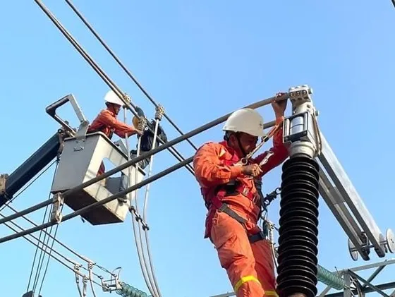 Tăng công suất truyền tải điện từ Nam ra Bắc 1