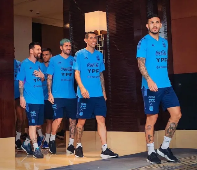 Messi và đồng đội được CĐV Trung Quốc chào đón nồng nhiệt